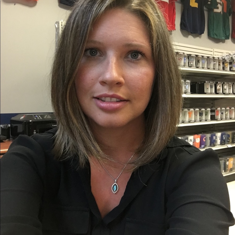 Meet your Posher, Ashley